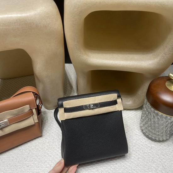 【新入荷】エルメス ケリー アド ダブルショルダーバッグ クレマンス革 89 ブラック シルバークランプ 学園風 若々しい 【新入荷】エルメス ケリー アド ダブルショルダーバッグ クレマンス革 89 ブラック シルバークランプ 学園風 若々しい