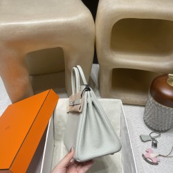 【バーキン ドリームバッグ】トゴ 25cm グリ・ネヴェ OW シルバー金具 雪のようなクリーンなエレガンス