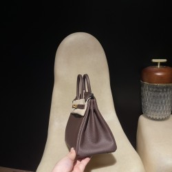 【全新入荷】エルメス バーキン 25 トゴ革 47 ショコラ色 ×37 ゴールド 内装｜濃厚なチョコレートブラウンとゴールドの温かみ 秋冬の定番バッグ