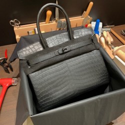 エルメスバーキン 30センチCrocodileso blackBlack Hardwarebirkin30-007 全手縫い