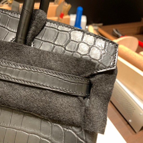 エルメスバーキン 30センチCrocodileso blackBlack Hardwarebirkin30-007 全手縫い