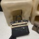 Birkin Rock FWシリーズ、バッグのデザインはライダージャケットからインスピレーションを得て、猪鼻(いのはな)チェーンと組み合わせたことで、ユニークでクールな仕上がりに。 Birkin Rock FWシリーズ、バッグのデザインはライダージャケットからインスピレーションを得て、猪鼻(いのはな)チェーンと組み合わせたことで、ユニークでクールな仕上がりに。