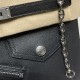 Birkin Rock FWシリーズ、バッグのデザインはライダージャケットからインスピレーションを得て、猪鼻(いのはな)チェーンと組み合わせたことで、ユニークでクールな仕上がりに。 Birkin Rock FWシリーズ、バッグのデザインはライダージャケットからインスピレーションを得て、猪鼻(いのはな)チェーンと組み合わせたことで、ユニークでクールな仕上がりに。