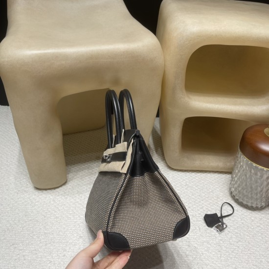 30cm バーキン ワッフルステッチ*レアなデザインだから、お出かけしても*めったに被らないのが魅力! 89 Black (Noir) ブラック シルバーハードウェア 30cm バーキン ワッフルステッチ*レアなデザインだから、お出かけしても*めったに被らないのが魅力! 89 Black (Noir) ブラック シルバーハードウェア