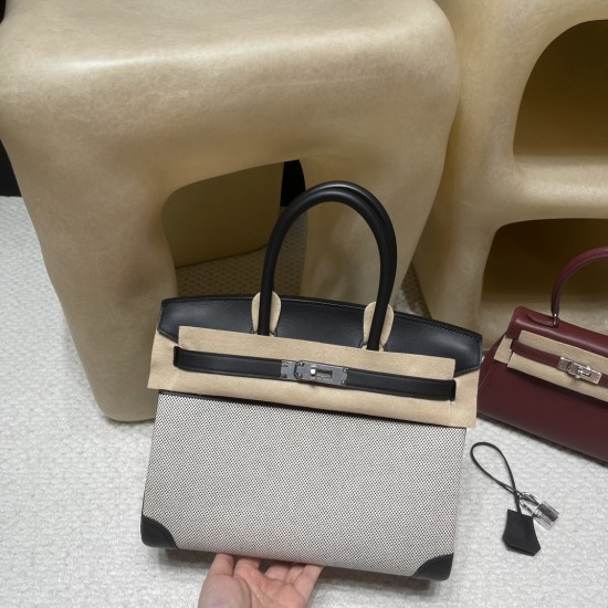 30cm バーキン ファブリック&スウィフトレザー 89 ノワール(銀金具)*ファブリック素材が*若々しい雰囲気*を演出し、オールレザーより*軽量*なのが特長です。 30cm バーキン ファブリック&スウィフトレザー 89 ノワール(銀金具)*ファブリック素材が*若々しい雰囲気*を演出し、オールレザーより*軽量*なのが特長です。