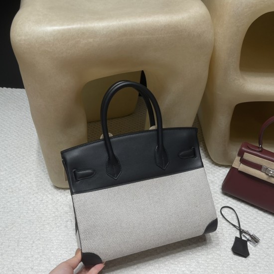 30cm バーキン ファブリック&スウィフトレザー 89 ノワール(銀金具)*ファブリック素材が*若々しい雰囲気*を演出し、オールレザーより*軽量*なのが特長です。 30cm バーキン ファブリック&スウィフトレザー 89 ノワール(銀金具)*ファブリック素材が*若々しい雰囲気*を演出し、オールレザーより*軽量*なのが特長です。