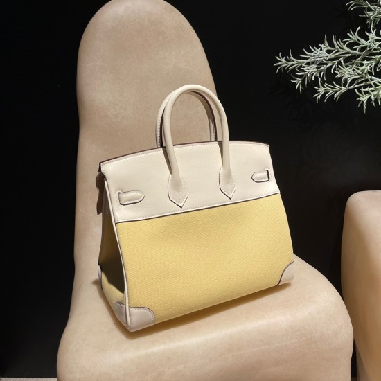 エルメス バーキン25 トリーアンH キャンバス&スウィフトレザー(シルバー金具)*カラー:I2/Nata(ナタ)* - クリームホワイトの優しい色合い このモデルは、上質なスウィフトレザーと軽やかなキャンバス地の組み合わせが特徴。ナチュラルなクリームホワイトカラーが、上品で洗練された雰囲気を演出します。 エルメス バーキン25 トリーアンH キャンバス&スウィフトレザー(シルバー金具)*カラー:I2/Nata(ナタ)* - クリームホワイトの優しい色合い このモデルは、上質なスウィフトレザーと軽やかなキャンバス地の組み合わせが特徴。ナチュラルなクリームホワイトカラーが、上品で洗練された雰囲気を演出します。