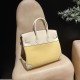 エルメス バーキン25 トリーアンH キャンバス&スウィフトレザー(シルバー金具)*カラー:I2/Nata(ナタ)* - クリームホワイトの優しい色合い このモデルは、上質なスウィフトレザーと軽やかなキャンバス地の組み合わせが特徴。ナチュラルなクリームホワイトカラーが、上品で洗練された雰囲気を演出します。 エルメス バーキン25 トリーアンH キャンバス&スウィフトレザー(シルバー金具)*カラー:I2/Nata(ナタ)* - クリームホワイトの優しい色合い このモデルは、上質なスウィフトレザーと軽やかなキャンバス地の組み合わせが特徴。ナチュラルなクリームホワイトカラーが、上品で洗練された雰囲気を演出します。