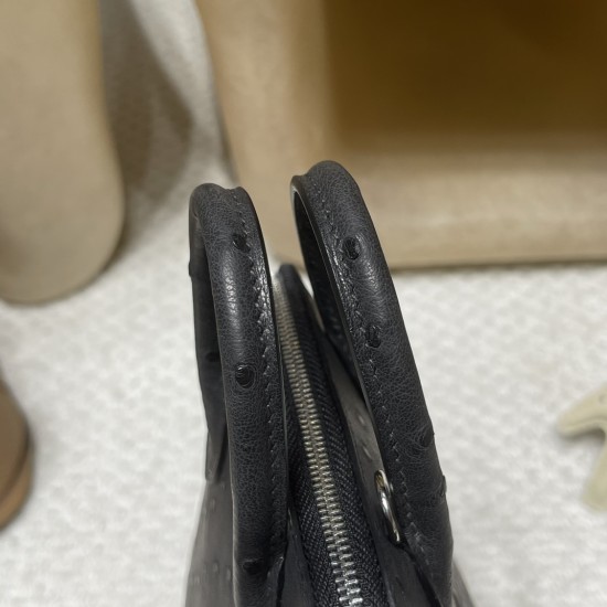 【新作入荷】Mini Bolide 18cm オーストリッチ 89 ブラック シルバークラスプ 超絶キレイな小さな貝殻バッグ 【新作入荷】Mini Bolide 18cm オーストリッチ 89 ブラック シルバークラスプ 超絶キレイな小さな貝殻バッグ