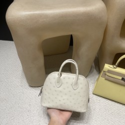 【新作】ミニボリード 18cm オーストリッチ 3C パルシュマン ゴールドクラスプ かわいい貝殻バッグ