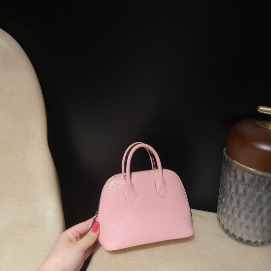 【Mini bolide】シェブルミゾル Chevre U4 / ヴェールヴェルティゴ コンパクトサイズ × 大容量 エレガントなモダングリーン ボウリングバッグ 【Mini bolide】シェブルミゾル Chevre U4 / ヴェールヴェルティゴ コンパクトサイズ × 大容量 エレガントなモダングリーン ボウリングバッグ
