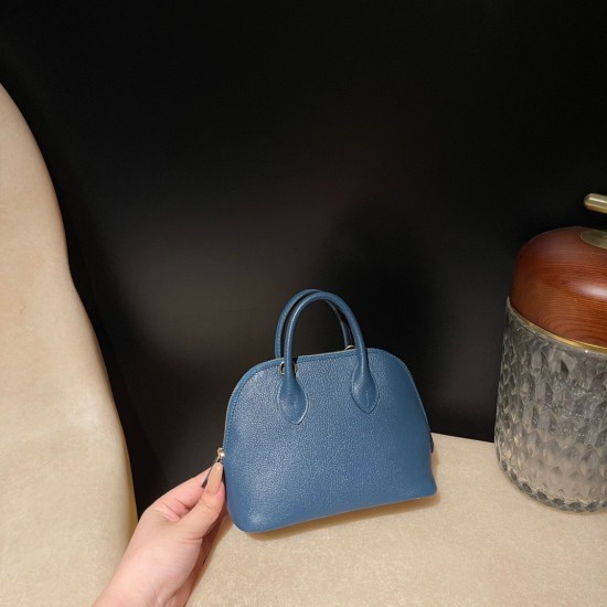 【新入荷】ミニボライド 山羊革 1P / コルヴェール フランス語「オショウクイ」連想の深いグリーンブルー New stock Mini Bolide 実用的で可愛いボウリングバッグ 【新入荷】ミニボライド 山羊革 1P / コルヴェール フランス語「オショウクイ」連想の深いグリーンブルー New stock Mini Bolide 実用的で可愛いボウリングバッグ