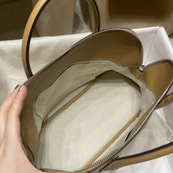 4B/Biscuit ビスキュ エルメス ボリード リラックス 35 ヴォーシッキム ハンドバッグ Bolide relax 35 超美品!Swift レザー イ シルバー金具 4B/Biscuit ビスキュ エルメス ボリード リラックス 35 ヴォーシッキム ハンドバッグ Bolide relax 35 超美品!Swift レザー イ シルバー金具