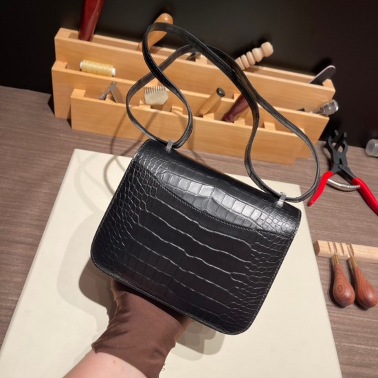 エルメス コンスタンス  ミニ Matte Alligator Crocodile ポロサスマットクロコダイル ブラック 89 /Black (Noir) シルバー金具   constance19-004 全手縫い