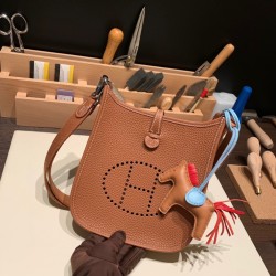 エルメス エヴリンアマゾンTPM Mini Evelyn  トリヨンクレマンス Clemence ゴールド 37/Gold シルバー金具 Mini Evelyn--051 全手縫い