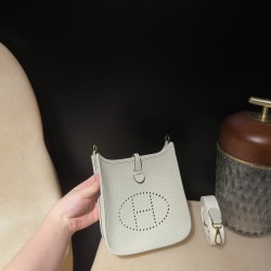 Gris Neve   Ow  グリネヴェ トリヨンクレマンス CLEMENCE  TC エルメスエヴリンアマゾンTPM Mini Evelyn