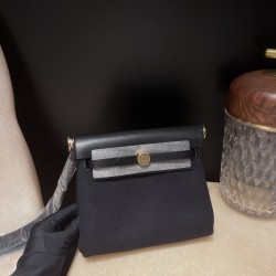 89/Black (Noir) ブラック エルメス ショルダーバッグ エールバッグジップ ミニ ブラック/シルバー金具 トワルミリタリー/ヴァッシュハンター ゴールド金具