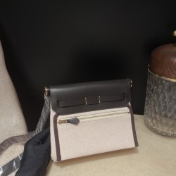 46/Ebene エベーヌ エルメス ショルダーバッグ エールバッグジップ ミニ ブラック/シルバー金具 トワルミリタリー/ヴァッシュハンター ゴールド金具