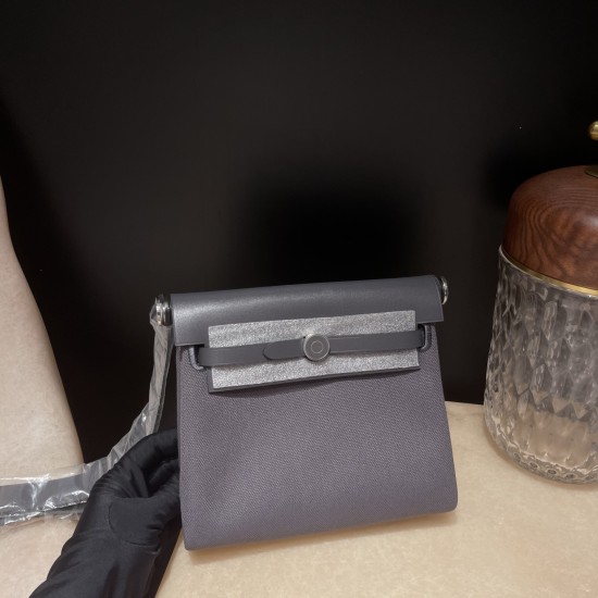 85/Ardoise アルドワーズ エルメス ショルダーバッグ エールバッグジップ ミニ ブラック/シルバー金具 トワルミリタリー/ヴァッシュハンター シルバー金具 85/Ardoise アルドワーズ エルメス ショルダーバッグ エールバッグジップ ミニ ブラック/シルバー金具 トワルミリタリー/ヴァッシュハンター シルバー金具