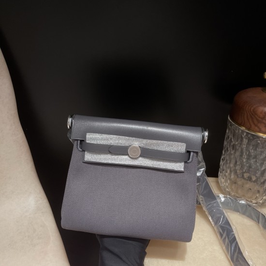 85/Ardoise アルドワーズ エルメス ショルダーバッグ エールバッグジップ ミニ ブラック/シルバー金具 トワルミリタリー/ヴァッシュハンター シルバー金具 85/Ardoise アルドワーズ エルメス ショルダーバッグ エールバッグジップ ミニ ブラック/シルバー金具 トワルミリタリー/ヴァッシュハンター シルバー金具