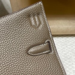 エルメス ジプシエール 28  Jypsiere 28cm トリヨンクレマンス  18 エトゥープグレー Étoupe Grey シルバー金具 若々しくカジュアルな男女兼用デザイン片肩掛け・斜め掛けの両用が可能な大変おすすめモデル