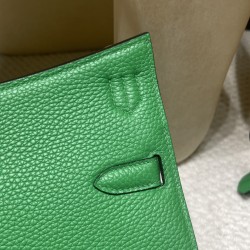 エルメス ジプシエール 28  Jypsiere 28cm トリヨンクレマンス  1K バンブーグリーンBambou  シルバー金具若々しくカジュアルな男女兼用デザイン片肩掛け・斜め掛けの両用が可能な大変おすすめモデル
