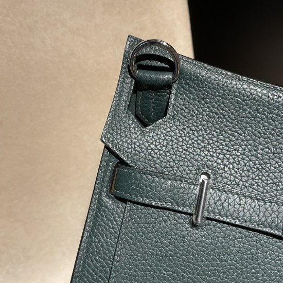 【出荷予定】エルメス ジプシエール Jypsiere 28cm トリヨンクレマンス シルバー金具  6O ヴェールシプレスグリーンVert Cypres若々しくカジュアルな男女兼用スタイル 若々しくカジュアルな男女兼用スタイル片肩掛け・斜め掛けの両用仕様 