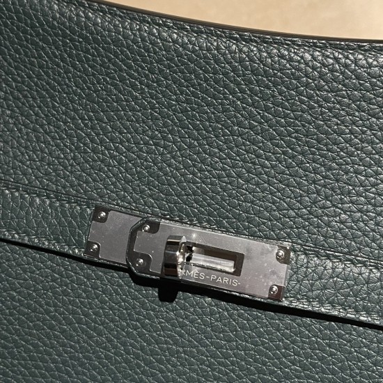 【出荷予定】エルメス ジプシエール Jypsiere 28cm トリヨンクレマンス シルバー金具  6O ヴェールシプレスグリーンVert Cypres若々しくカジュアルな男女兼用スタイル 若々しくカジュアルな男女兼用スタイル片肩掛け・斜め掛けの両用仕様 