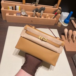 エルメス ポシェットケリー kelly pochette  swift スイフト ビスキュイ 4B /Biscuit  ゴールド金具 Pochette--041 全手縫い