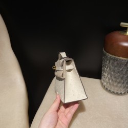 オーストリッチ エルメス ポシェットケリー kelly pochette  3C/Parchemin  パルシュマン