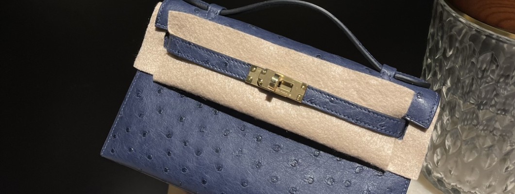 エルメスの人気アイテム「ケリーポシェット(Kelly Pochette)」が、幻の素材と限定カラーで新入荷いたしました! エルメスの人気アイテム「ケリーポシェット(Kelly Pochette)」が、幻の素材と限定カラーで新入荷いたしました!