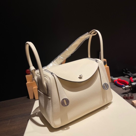 エルメス リンディ26 Clemence トリヨンクレマンス ナタ I2 /Nata シルバー金具 lindy26-020 全手縫い