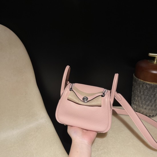 【Mini Lindy Clemence(TC)】柔らかな「3Q ローズサクラ」 可愛らしさと実用性兼備の日常欠かせないミニバッグ 【Mini Lindy Clemence(TC)】柔らかな「3Q ローズサクラ」 可愛らしさと実用性兼備の日常欠かせないミニバッグ