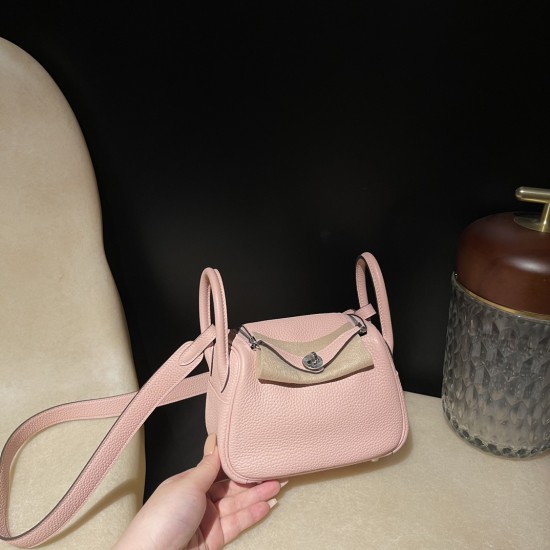 【Mini Lindy Clemence(TC)】柔らかな「3Q ローズサクラ」 可愛らしさと実用性兼備の日常欠かせないミニバッグ 【Mini Lindy Clemence(TC)】柔らかな「3Q ローズサクラ」 可愛らしさと実用性兼備の日常欠かせないミニバッグ