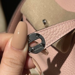 【Mini Lindy Clemence（TC）】柔らかな「3Q ローズサクラ」 可愛らしさと実用性兼備の日常欠かせないミニバッグ
