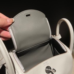 【Lindy Mini】ツートンカラー「M4 グリペール ×0L グリメイヤー」 パールグレーよりも一層クリアなグレー 小さながらもエレガントな可愛らしさ