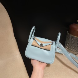 【Mini Lindy】スワイフトレザー U2 ブルーゼフィール × シルバー金具 夏の清涼感たっぷりのミントブルーバッグ