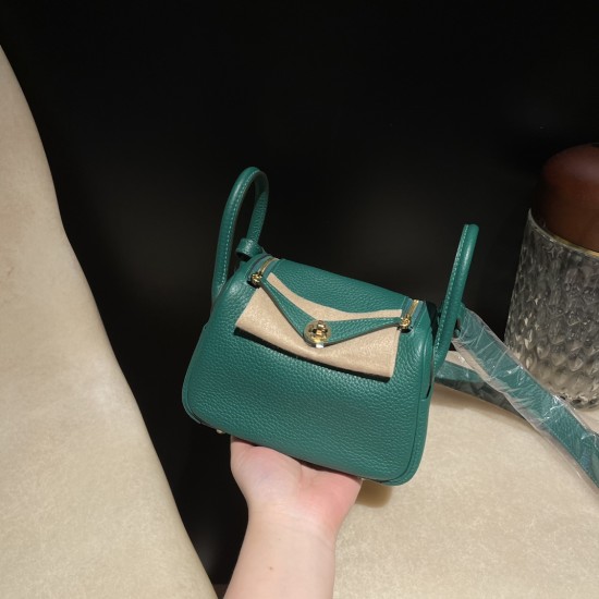 【Mini Lindy Clemence(TC)】トリヨンクレマンス ×U4 ヴェールヴェルティゴ 柔らかなミドルグリーン 日常に彩りを添える可愛らしい大容量ミニバッグ 【Mini Lindy Clemence(TC)】トリヨンクレマンス ×U4 ヴェールヴェルティゴ 柔らかなミドルグリーン 日常に彩りを添える可愛らしい大容量ミニバッグ