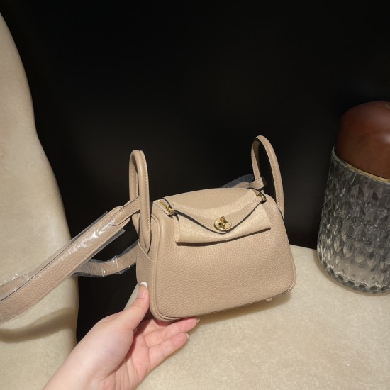 【Mini Lindy Clemence(TC)】トリヨンクレマンス ×81 グリトゥルティエール 柔らかなムーングレー 日常にピッタリな大人のエレガンスミニバッグ 【Mini Lindy Clemence(TC)】トリヨンクレマンス ×81 グリトゥルティエール 柔らかなムーングレー 日常にピッタリな大人のエレガンスミニバッグ