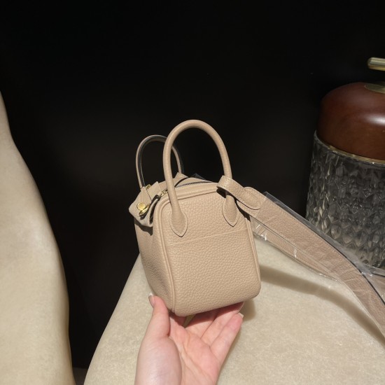 【Mini Lindy Clemence(TC)】トリヨンクレマンス ×81 グリトゥルティエール 柔らかなムーングレー 日常にピッタリな大人のエレガンスミニバッグ 【Mini Lindy Clemence(TC)】トリヨンクレマンス ×81 グリトゥルティエール 柔らかなムーングレー 日常にピッタリな大人のエレガンスミニバッグ