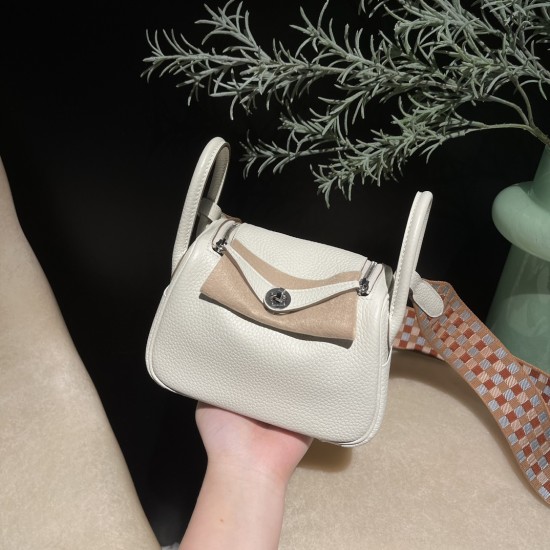 「Mini Lindy マッシュルーム白 編み肩紐|ナチュラルカラー愛好家必見!幅広チェック織りベルトで個性アップ」 「Mini Lindy マッシュルーム白 編み肩紐|ナチュラルカラー愛好家必見!幅広チェック織りベルトで個性アップ」