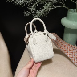 「Mini Lindy マッシュルーム白 編み肩紐｜ナチュラルカラー愛好家必見！幅広チェック織りベルトで個性アップ」