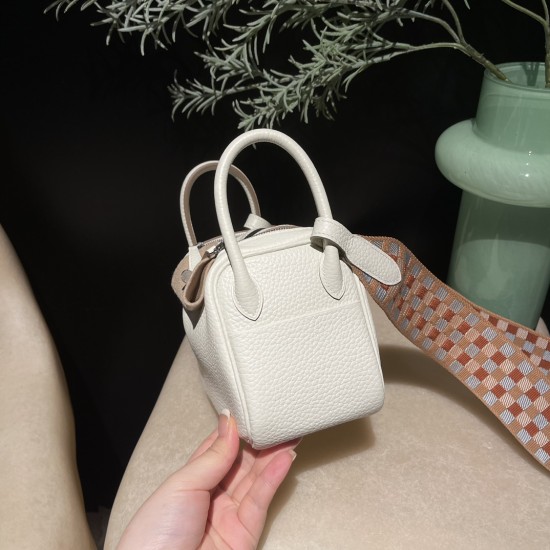 「Mini Lindy マッシュルーム白 編み肩紐|ナチュラルカラー愛好家必見!幅広チェック織りベルトで個性アップ」 「Mini Lindy マッシュルーム白 編み肩紐|ナチュラルカラー愛好家必見!幅広チェック織りベルトで個性アップ」