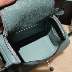 【Mini Lindy Clemence（TC）】柔らかな「7G シエル」× クレマンスレザー 空のようなクリアブルー 日常に風を感じる可愛らしい大容量ミニバッグ