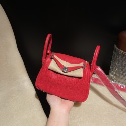 Mini Lindy Clemence（TC）Q5 ルージュカザック × シルバー金具 力強いレッドとクールなコントラスト 日常にドラマを加える大人のミニバッグ 新入荷