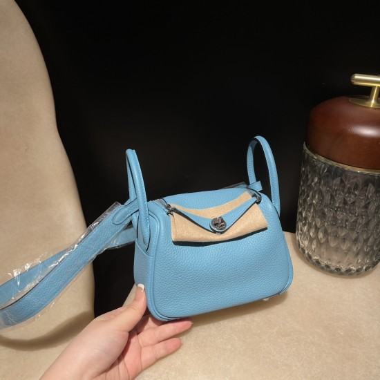 Mini Lindy Clemence(TC)P3 ブルーノール × シルバー金具 北欧の海をイメージしたクールブルー 大人の日常に輝きを加える新入荷ミニバッグ Mini Lindy Clemence(TC)P3 ブルーノール × シルバー金具 北欧の海をイメージしたクールブルー 大人の日常に輝きを加える新入荷ミニバッグ