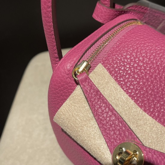 【Mini Lindy Clemence(TC)】艶やかなマゼンタパープル × ゴールド金具 大人の華やかさと可愛らしさを兼ね備えた日常必須ミニバッグ 【Mini Lindy Clemence(TC)】艶やかなマゼンタパープル × ゴールド金具 大人の華やかさと可愛らしさを兼ね備えた日常必須ミニバッグ