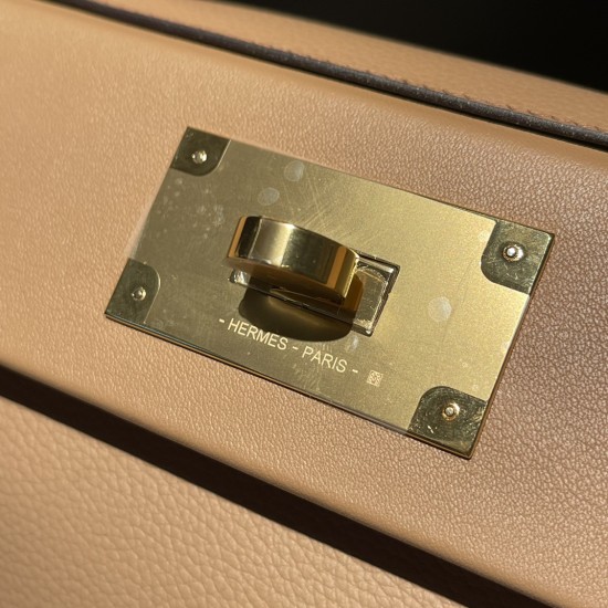 0M/Chai チャイ& 37 /Gold ゴールド【人気爆品】2424mini 地味でノンチャラントなミニバッグ|肩紐可変&ツートンカラー 0M/Chai チャイ& 37 /Gold ゴールド【人気爆品】2424mini 地味でノンチャラントなミニバッグ|肩紐可変&ツートンカラー