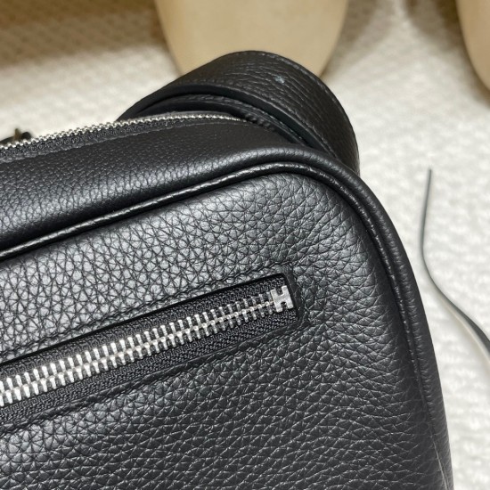 新型メンズバッグ Nouveau on body ボストンバッグ ~特徴的な大ロックデザイン 89 ブラック × 銀金具~ 新型メンズバッグ Nouveau on body ボストンバッグ ~特徴的な大ロックデザイン 89 ブラック × 銀金具~