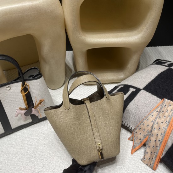 ピコタンロック18/PM トリヨンクレマンス CLEMENCE  TC  ベージュマルファ   Beige marfa   8Q  2023年秋冬コレクション最新色！  ゴールド金具 全手縫い